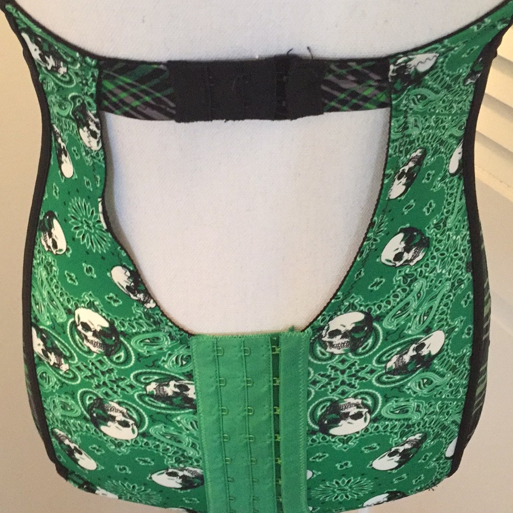 Skulls bustier corset       Halloween costume or sexy time! - Picture 7 of 8